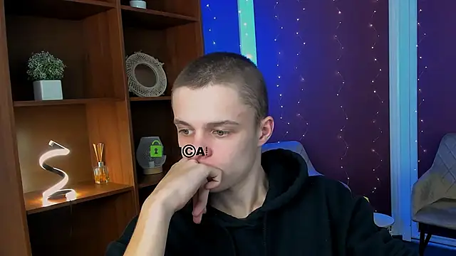 leo_valor's cam snapshot