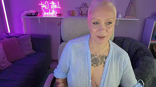 JaninaSecrets_'s cam snapshot