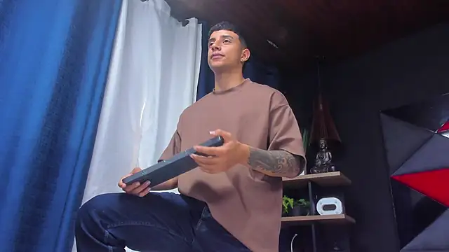 jaze_bradley's cam snapshot