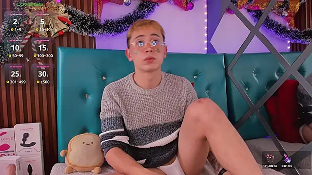 Naughty__Chriss's cam snapshot