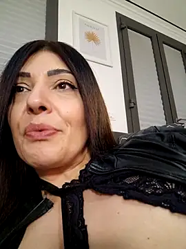 AryaSummersReal live sex cam