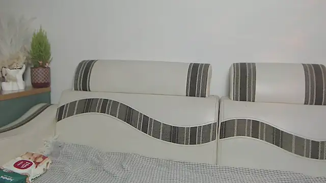 SuziiLove live sex cam