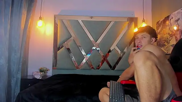 ChanellandMax live sex cam