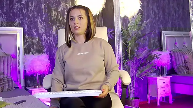 PlayfulElla's cam snapshot