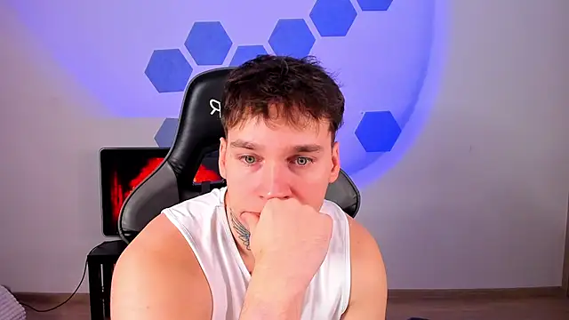 Chris_Tyson's cam snapshot