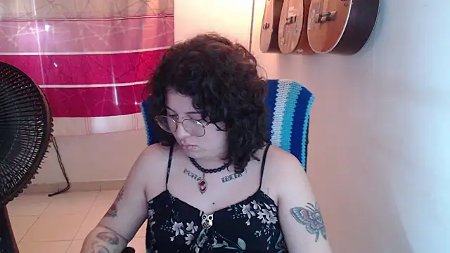 Smoke_trip_Alicia's cam snapshot