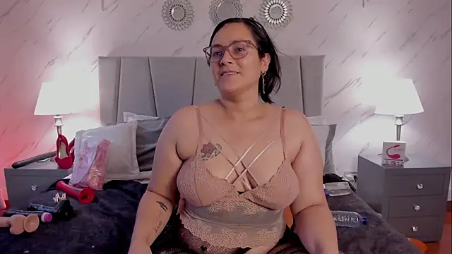 Michell_Monet's cam snapshot