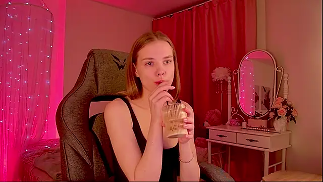 BellaHaadiid's cam snapshot