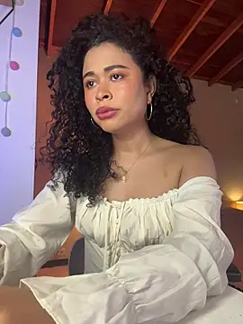 GabriSaenz live sex cam