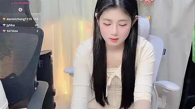 Yvonne-07's cam snapshot