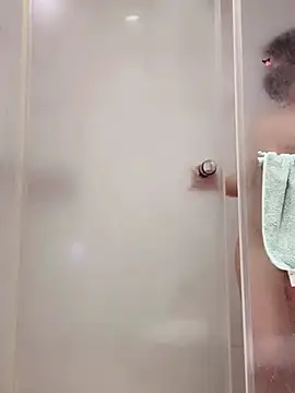 yrteesgg's cam snapshot