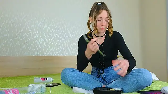 Cowell_Adelina's cam snapshot