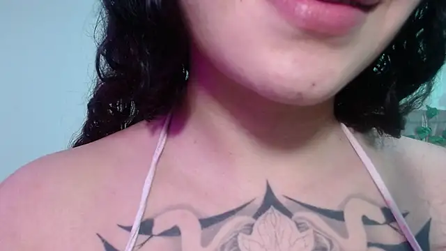 naomybenedetti's cam snapshot