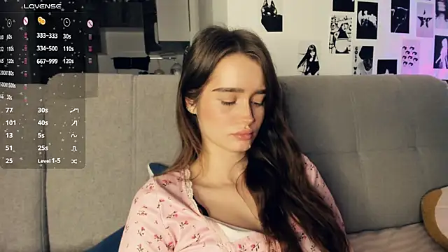 lovelyalivia live sex cam