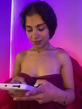 NINA_18_YEARS's cam snapshot