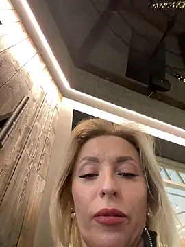 VikaBunny1 live sex cam