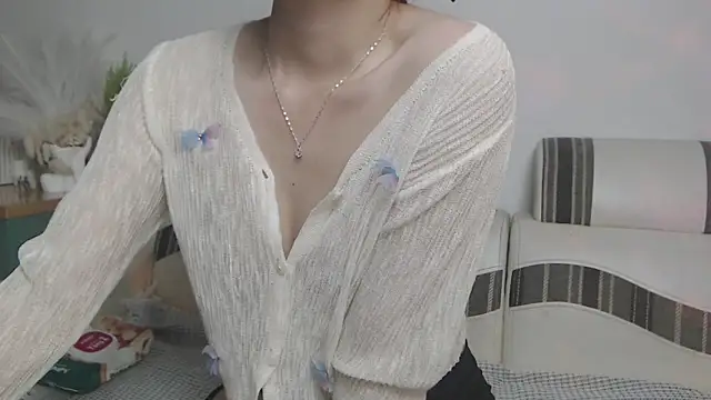 SuziiLove live sex cam