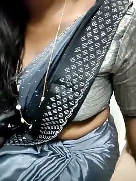 Tamilmallu-duskygirl03's cam snapshot