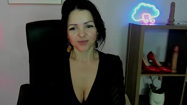 Mollybloom40 live sex cam