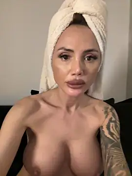 NicollleDiamondd's cam snapshot