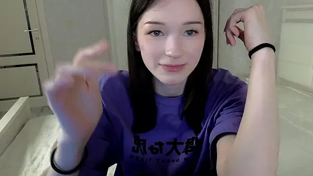 YvonneShames's cam snapshot