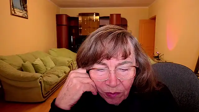 Betty_Bricks's cam snapshot