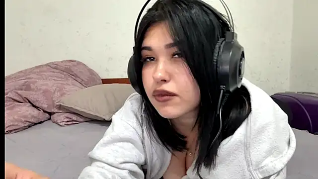 Lolamein's cam snapshot