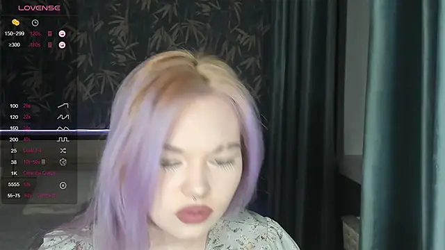 AnnAdison's cam snapshot