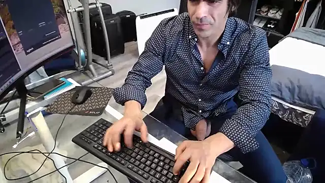 latinoo23bom live sex cam