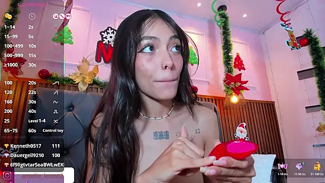 AMELIELEONE's cam snapshot