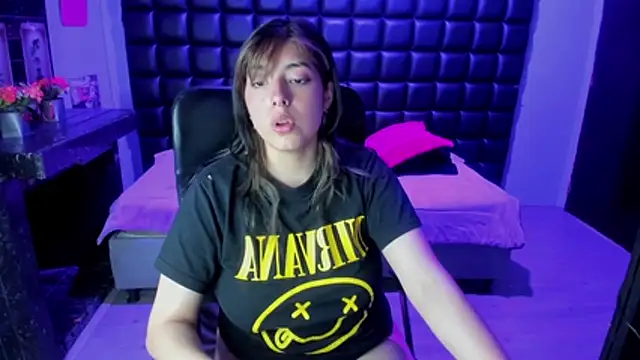 Violetta_Swett_'s cam snapshot