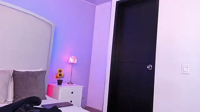 salome_moon_'s cam snapshot