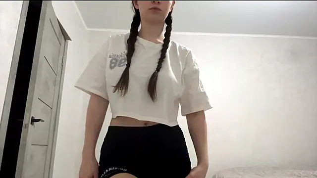 EllieBerrie's cam snapshot