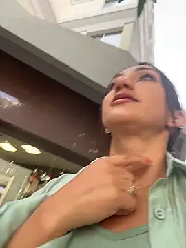 Ninabigtitied live sex cam