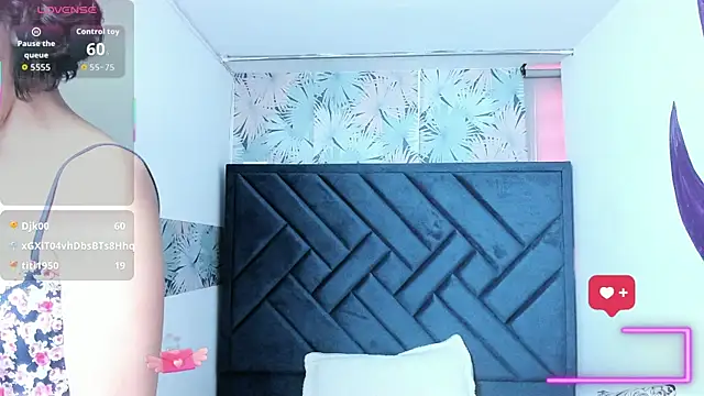 Valery_More__'s cam snapshot