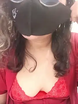 Mahira_sharma01's cam snapshot