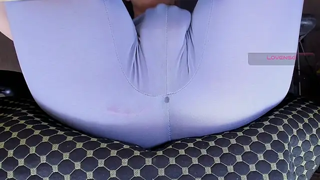 Cameltoe_squirt_inPants's cam snapshot