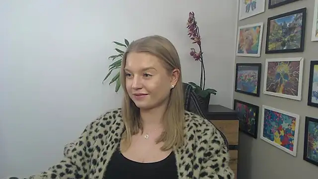 Mysteryerica's cam snapshot