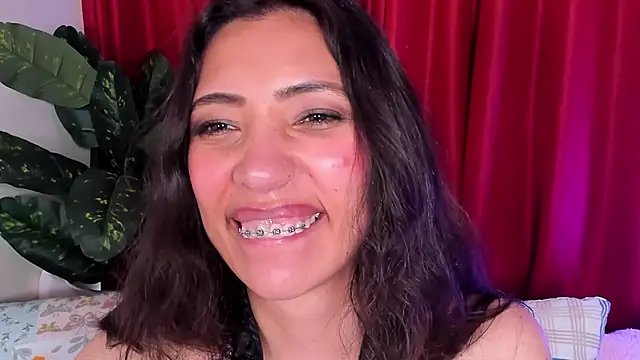 Miss_veronicaa2's cam snapshot