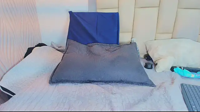 Vero_Temptation's cam snapshot