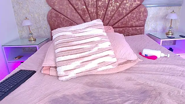 mia_fontana_'s cam snapshot