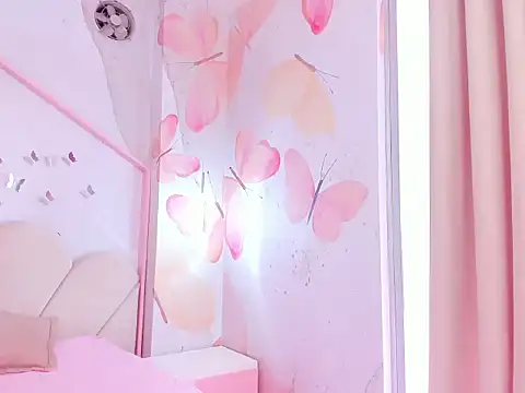 little__doll18's cam snapshot