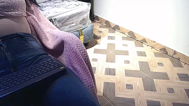 valery_cute_18's cam snapshot