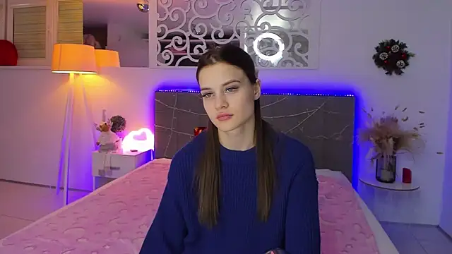 LuisaClover's cam snapshot