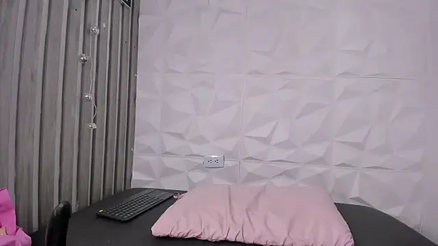 _Zoecooper's cam snapshot