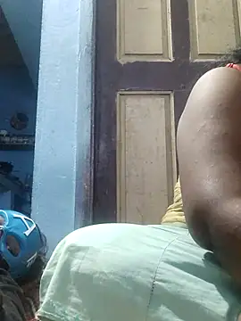 divyatamil143's cam snapshot