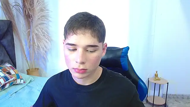 Mattass18 live sex cam