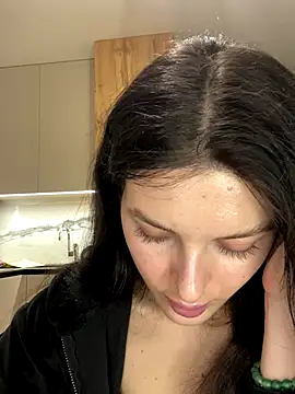 little_belucci live sex cam