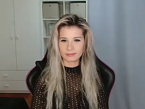 KristineGlow's cam snapshot