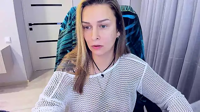 AlexiaDarren's cam snapshot